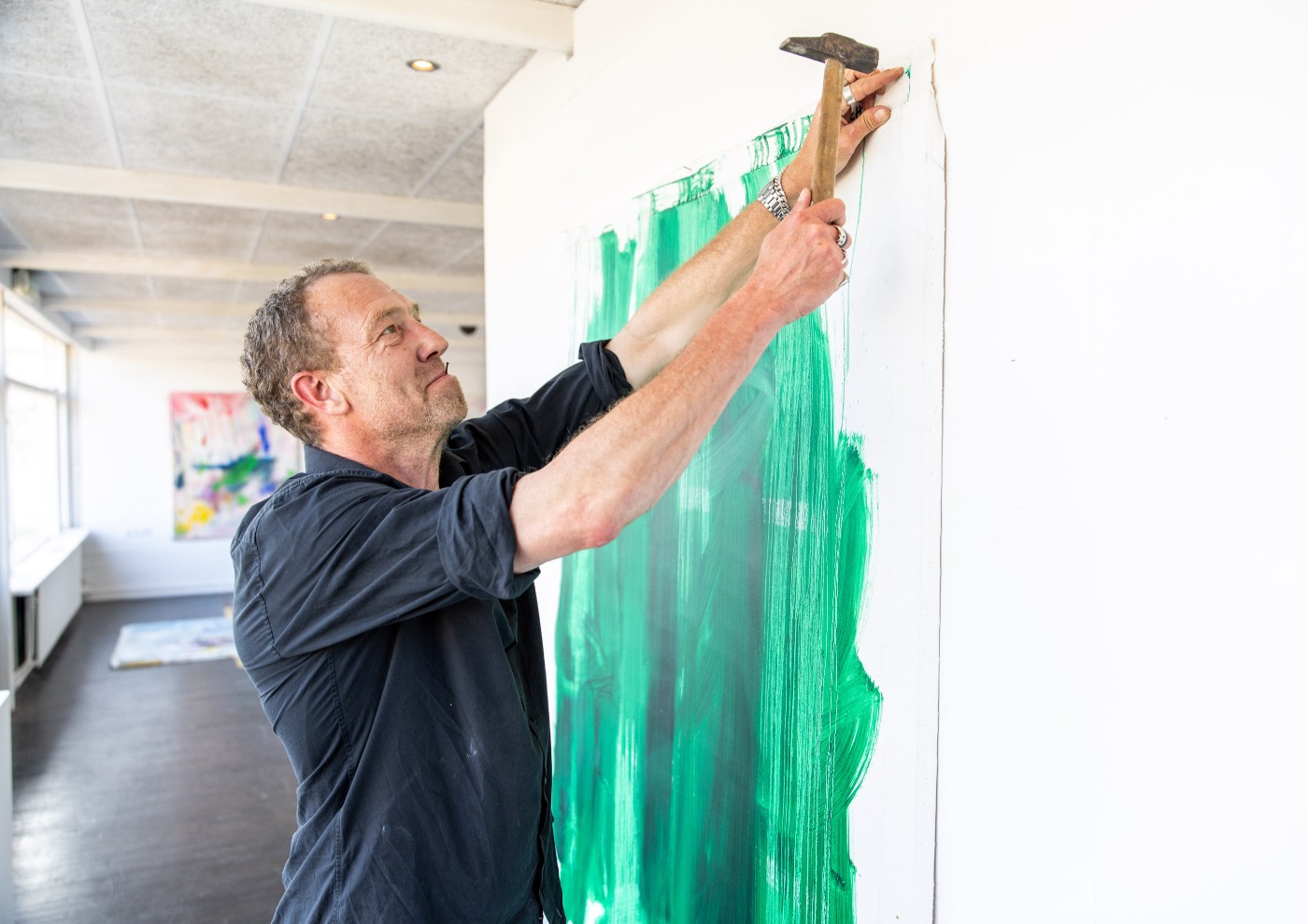 Johannes wil het kunstklimaat in Vlaardingen een impuls geven - fotograaf Tamara Heck