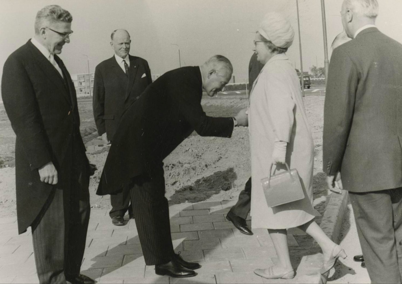 Heusden groet de koningin tijdens de opening van de Beneluxtunnel