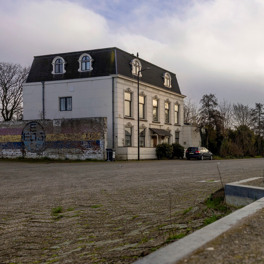 Het huis werd als rederswoning in 1863 gebouwd, fotograaf - Nico te laak