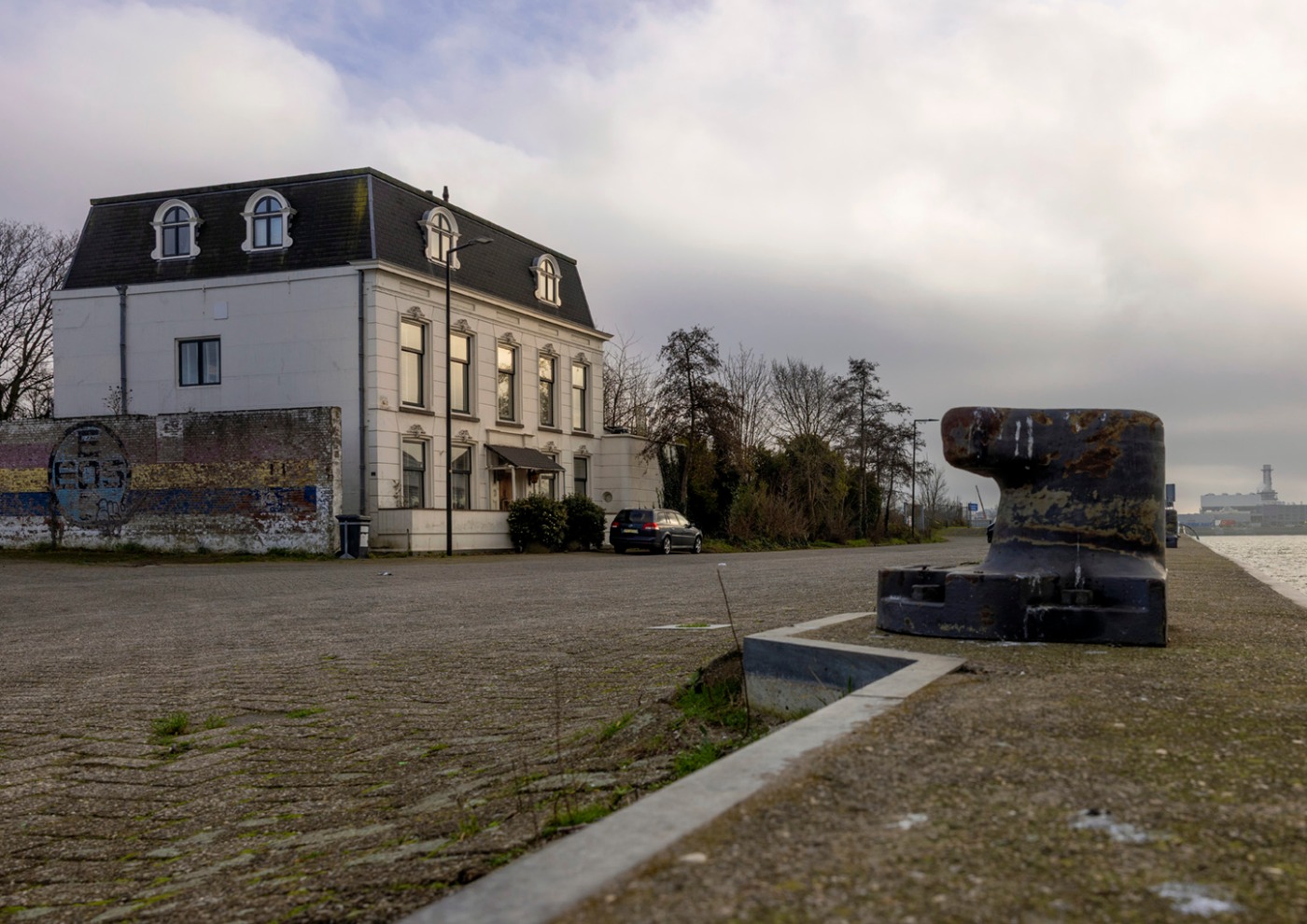 Het huis werd als rederswoning in 1863 gebouwd