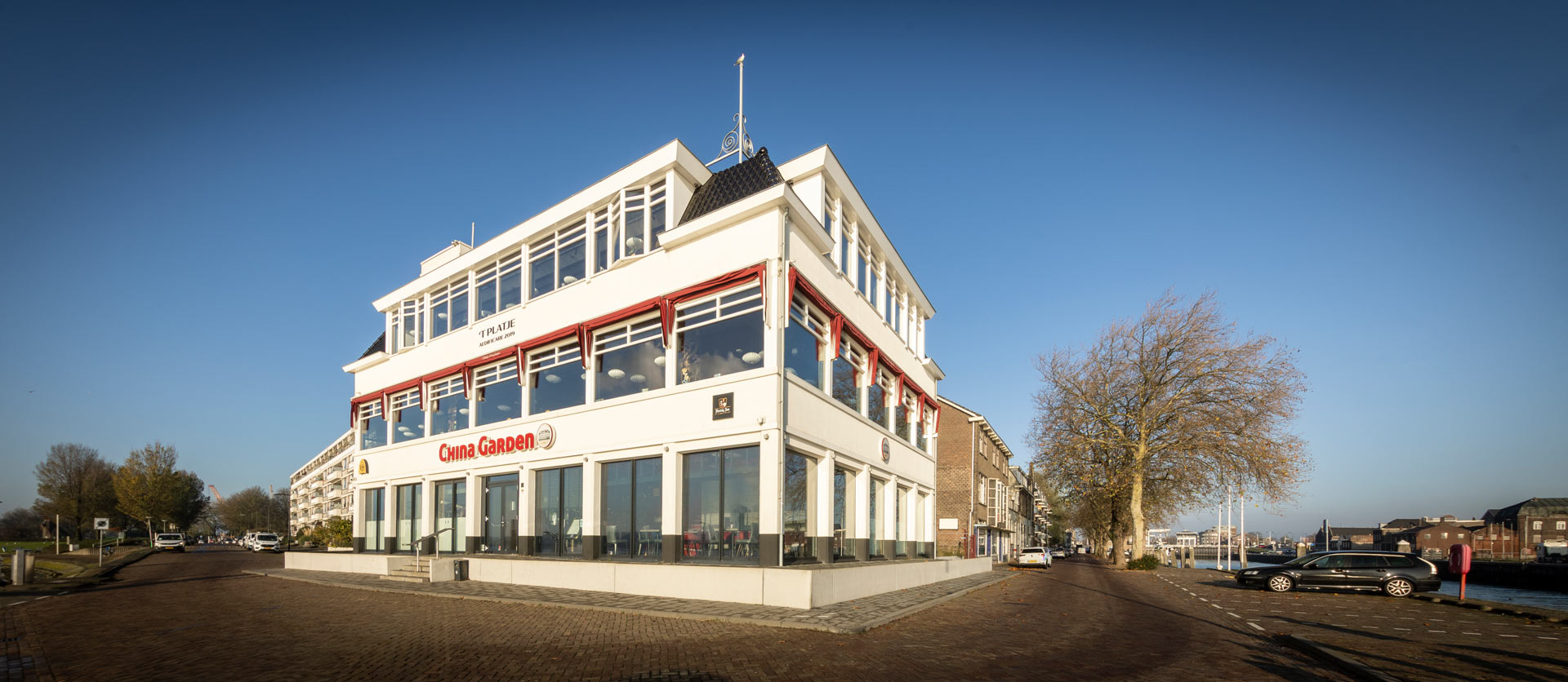 Voor- en zijaanzicht China Garden, foto: Nico te Laak